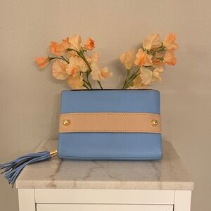 MILLY clutch purse in baby blue and tan ⭐️
